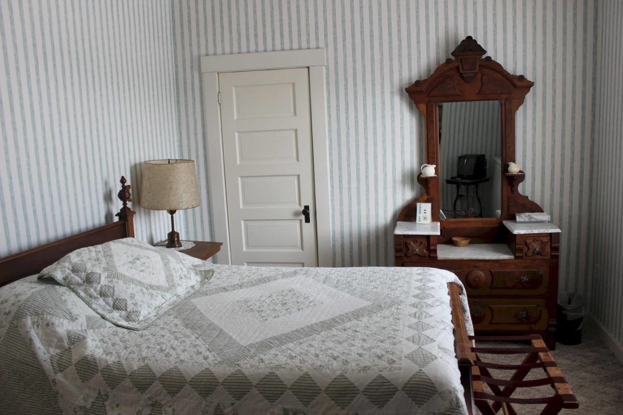 Grantsville Casselman Inn מראה חיצוני תמונה