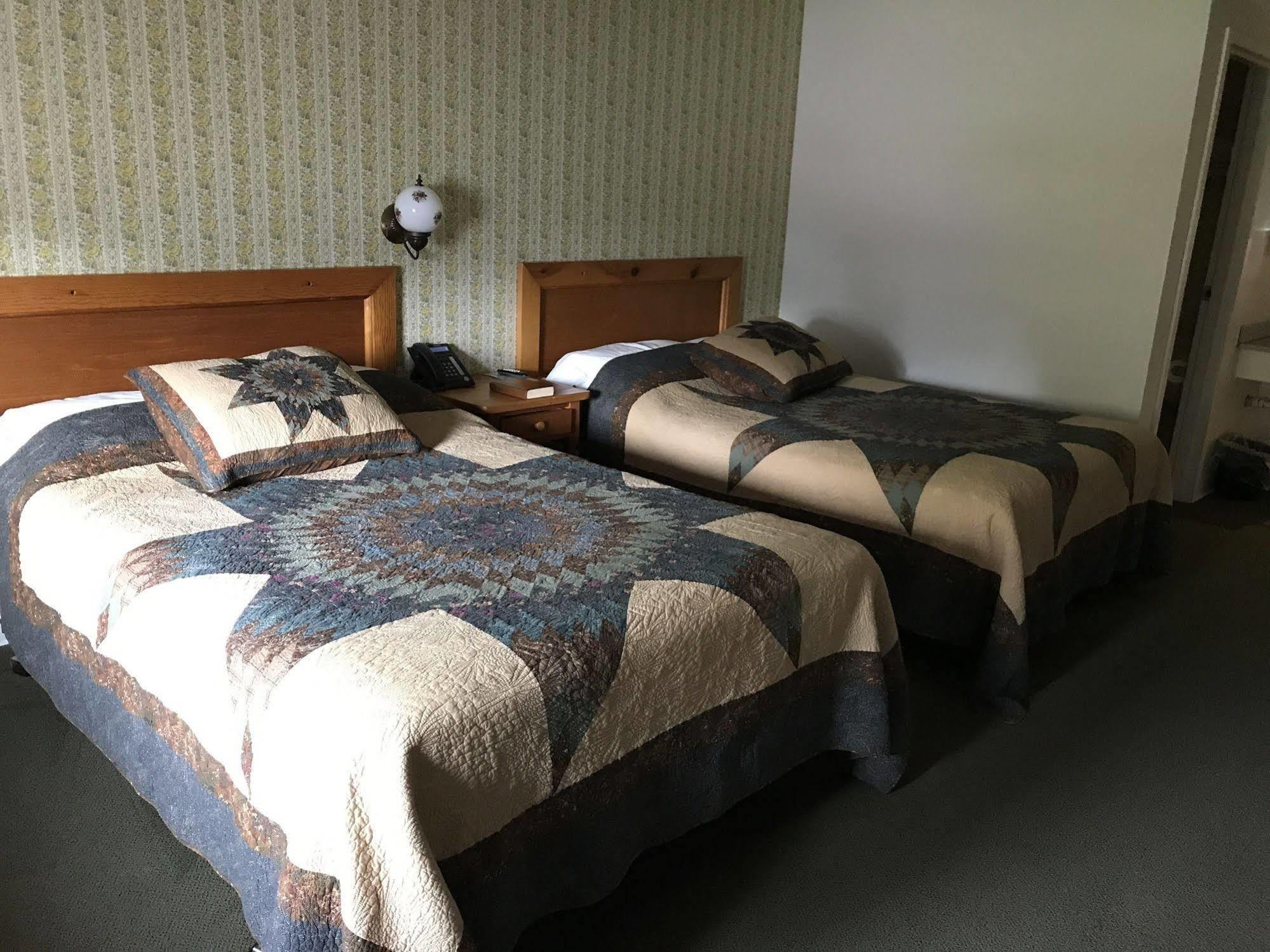 Grantsville Casselman Inn מראה חיצוני תמונה